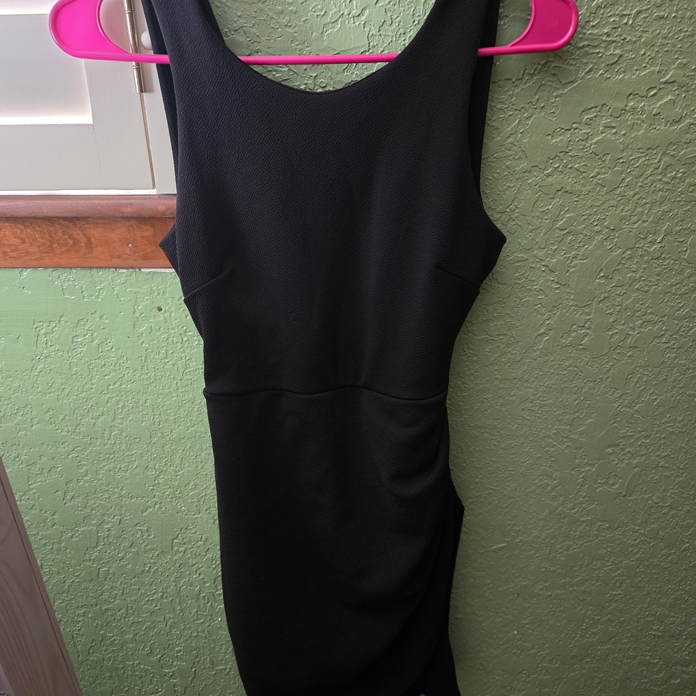 Elegant Black Sleeveless Dress